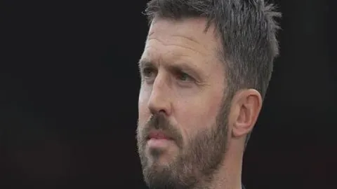 国足新帅上任，前国脚赵鹏剖析邵佳一制胜法宝，独门策略助力球队腾飞！